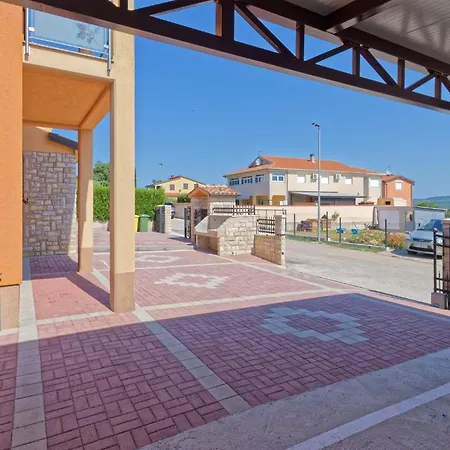 Kaja By Rent Istria Apartman *