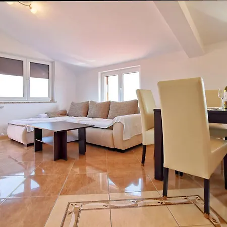 Apartment Kaja By Rent Istria